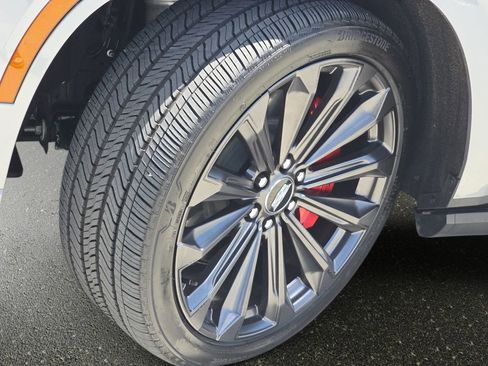 Used 2025 Cadillac Escalade V AWD/4WD image 38