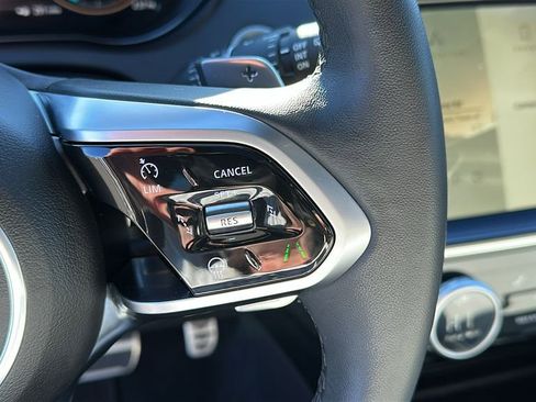 Certified 2024 Jaguar E-PACE R-Dynamic SE image 13