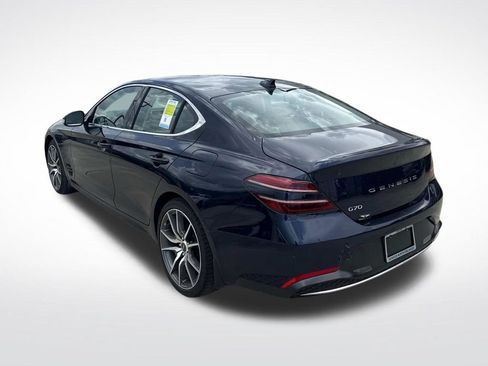 Used 2023 Genesis G70 2.0T RWD image 7
