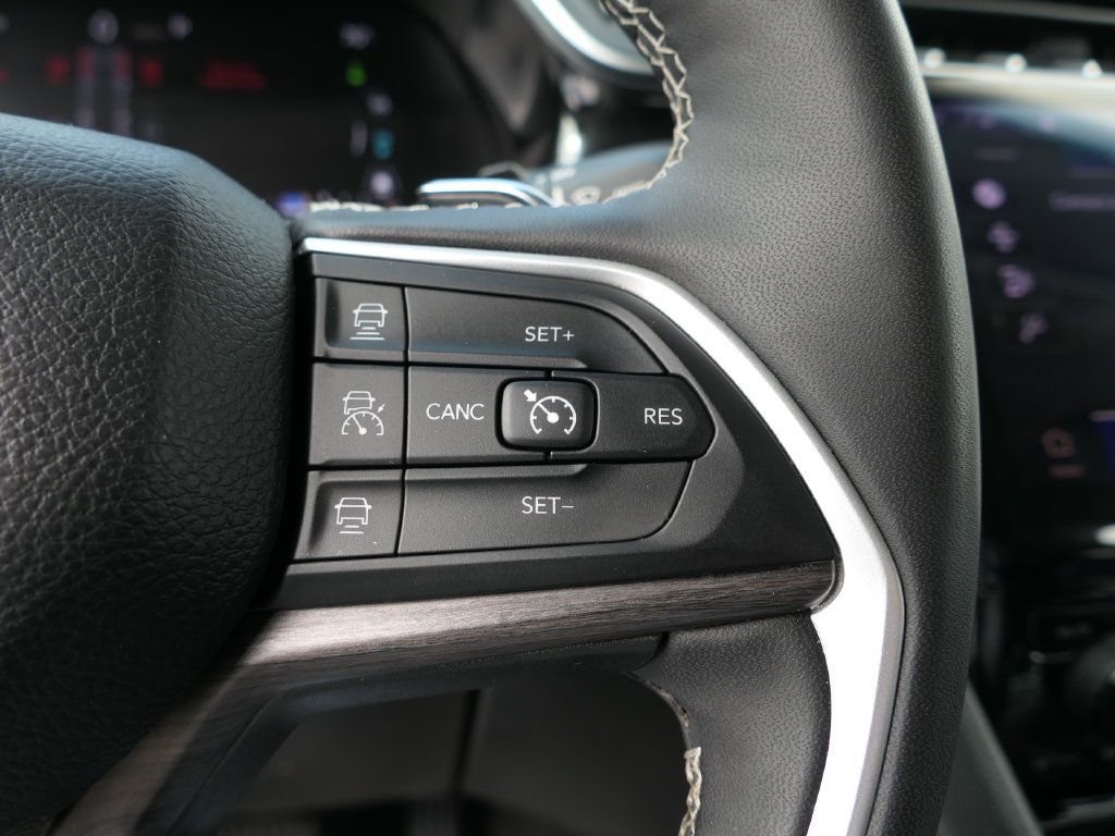 Certified 2024 Jeep Grand Cherokee Limited 4xe AWD/4WD image 16