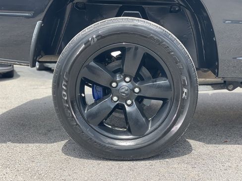 Used 2015 RAM 1500 Express RWD image 32