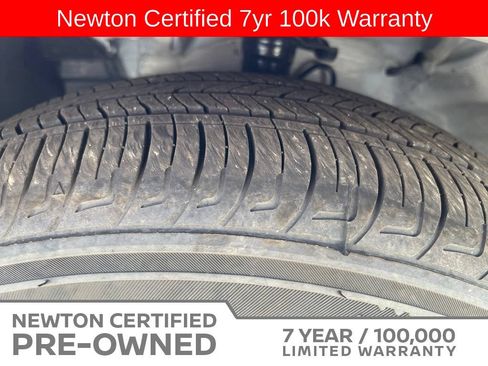 Used 2025 Nissan Versa S w/ Trunk Package FWD image 9