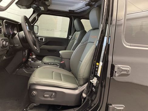 New 2026 Jeep Gladiator Mojave image 15