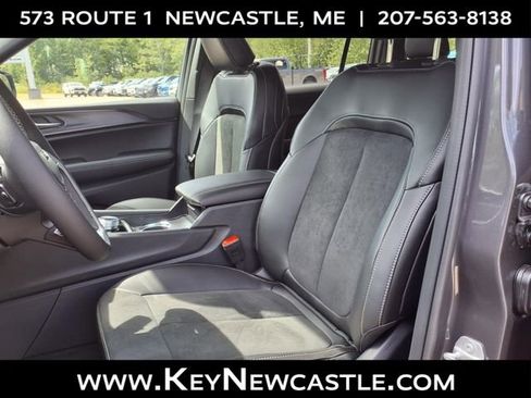 New 2025 Jeep Grand Cherokee L Altitude AWD/4WD image 13