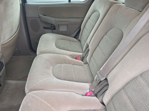 Used 2005 Ford Explorer XLT RWD image 16