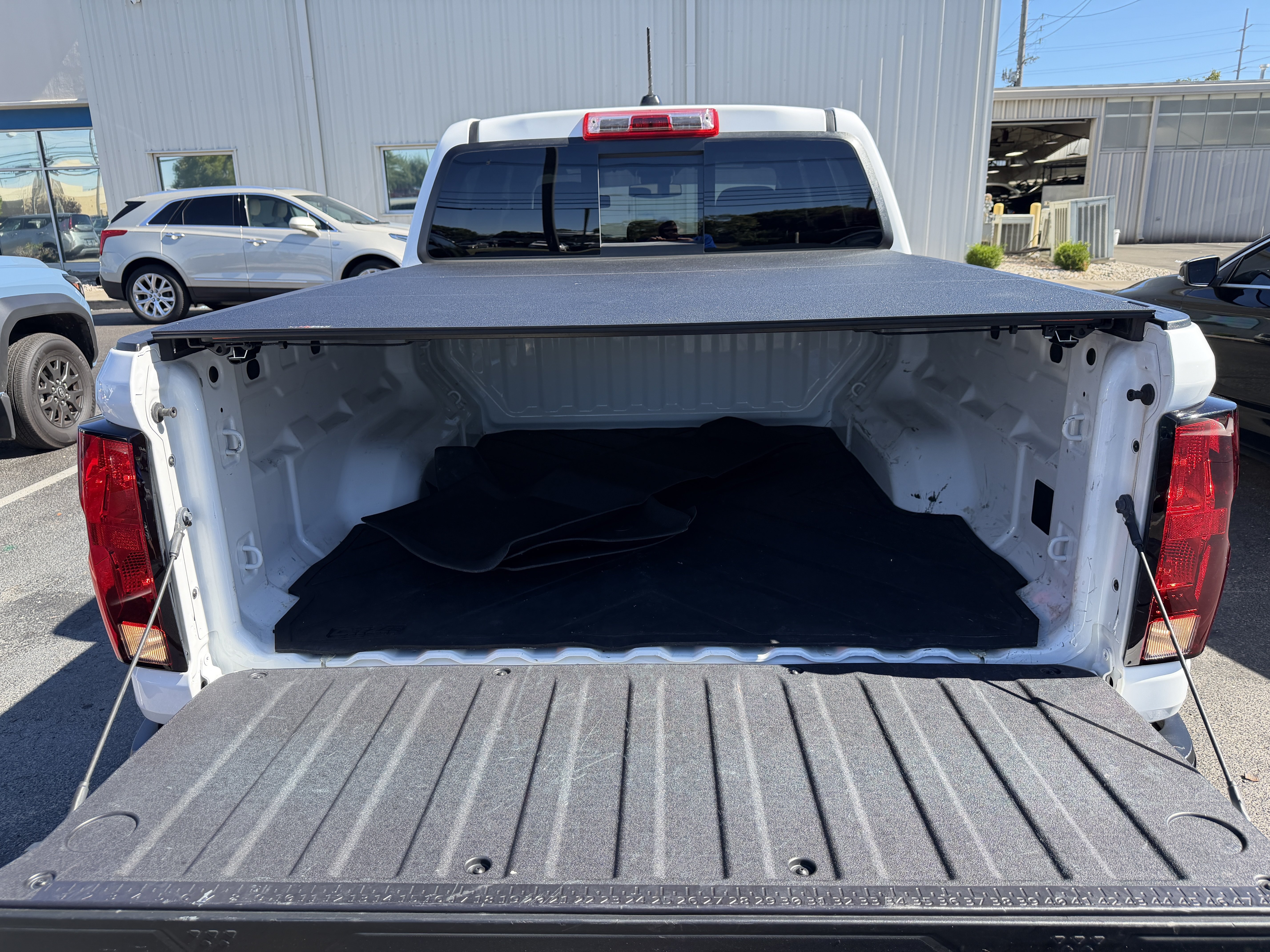 Used 2025 Chevrolet Colorado W/T AWD/4WD image 25