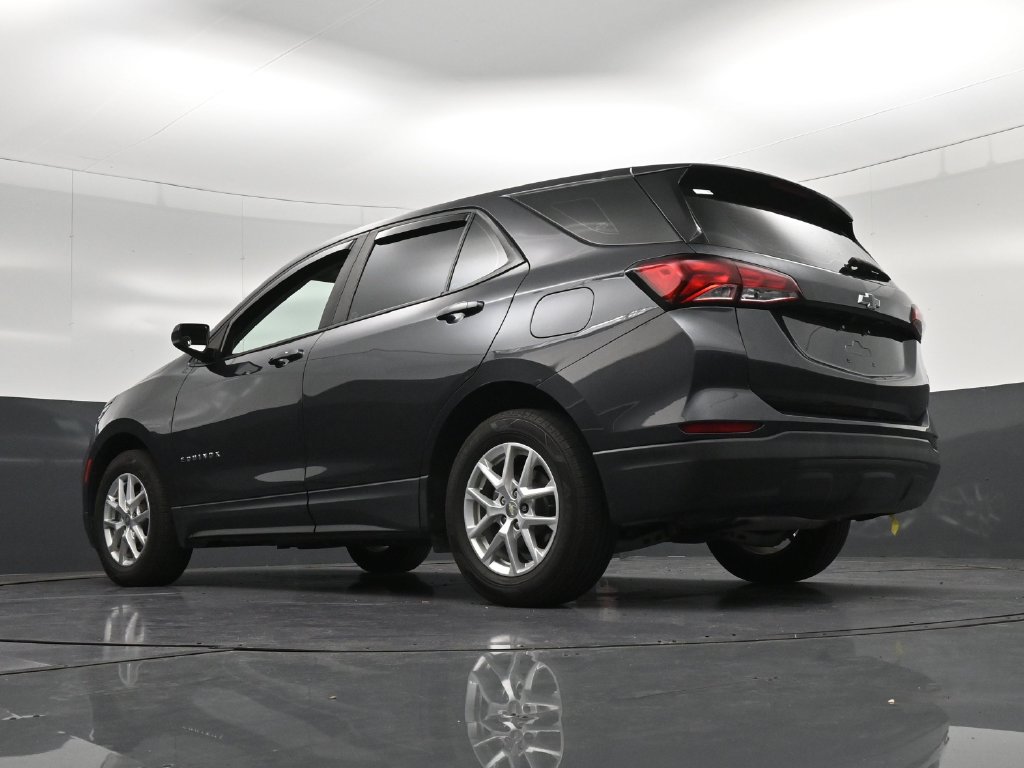Used 2022 Chevrolet Equinox LS FWD image 16