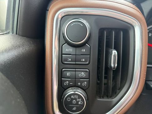Used 2019 Chevrolet Silverado 1500 High Country w/ Technology Package AWD/4WD image 39