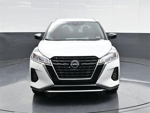 Used 2025 Nissan Kicks Play S image 8