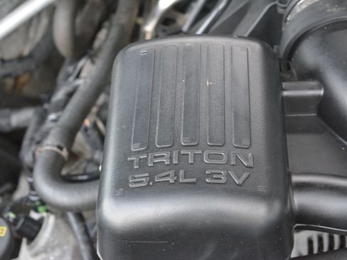 Used 2010 Ford F150 XLT image 35