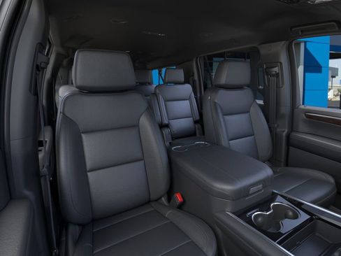 New 2026 Chevrolet Suburban Z71 w/ Comfort Package image 16