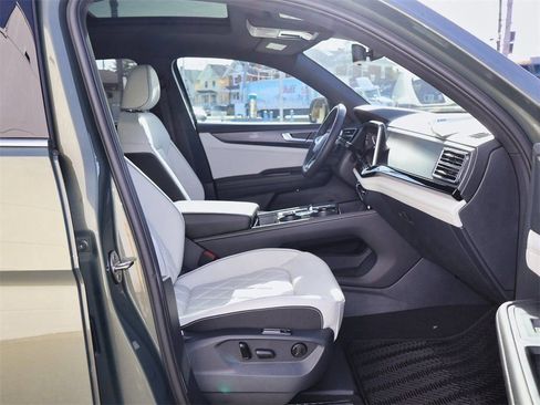 New 2025 Volkswagen Atlas Cross Sport SEL Premium R-Line image 30