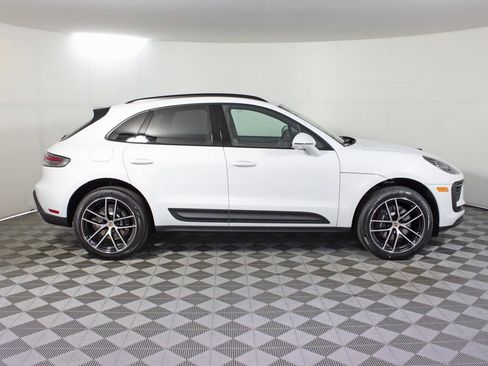 Used 2025 Porsche Macan image 8