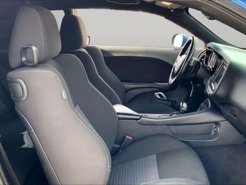Used 2021 Dodge Challenger GT RWD image 9