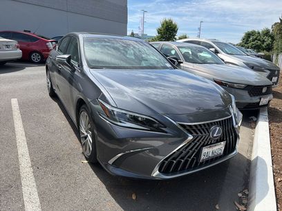 Used 2022 Lexus ES 300h w/ Accessory Package