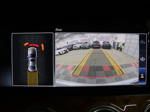 Used 2018 Mercedes-Benz E 300 4MATIC image 23