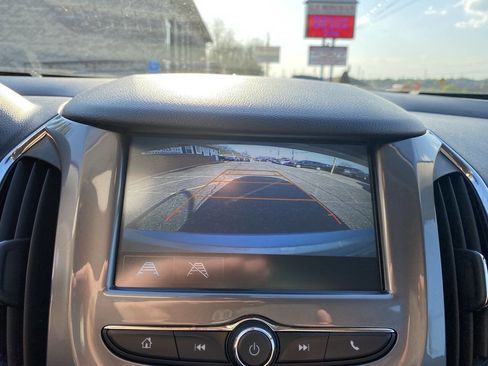 Used 2018 Chevrolet Cruze LT FWD image 26