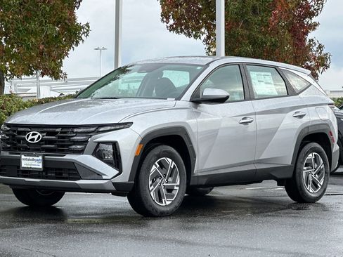 New 2026 Hyundai Tucson Blue SE image 8