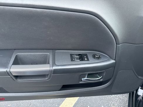 Used 2014 Dodge Challenger R/T image 13