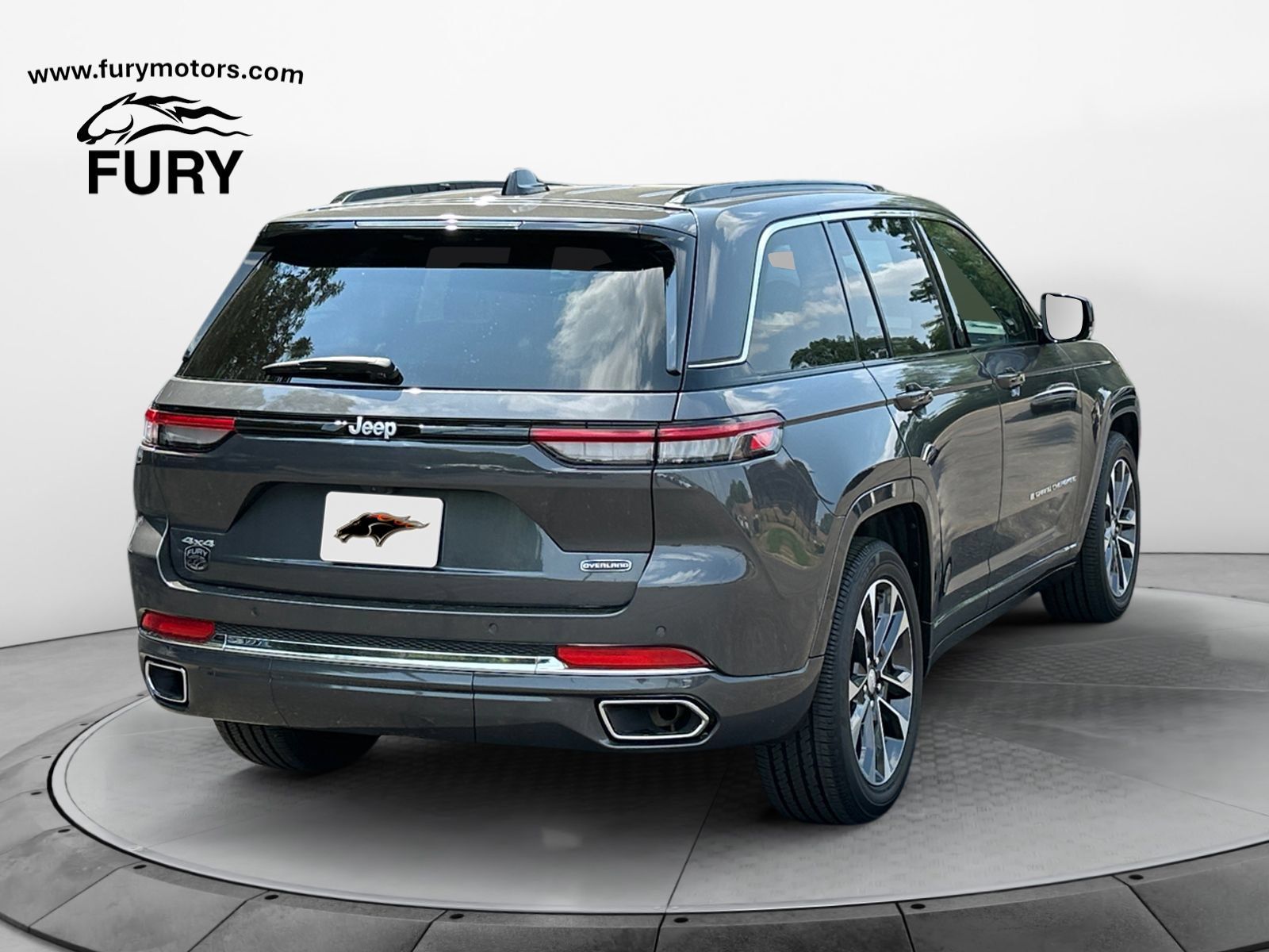 Used 2025 Jeep Grand Cherokee Overland w/ Trailer Tow Package AWD/4WD image 4