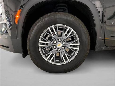 Used 2026 Chevrolet Traverse LT FWD image 10