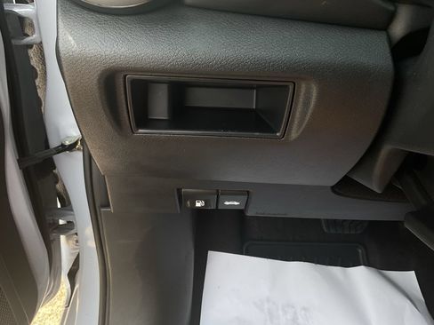 Used 2025 Nissan Versa SR w/ Trunk Package FWD image 25