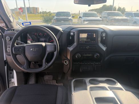Used 2022 Chevrolet Silverado 1500 Custom Trail Boss AWD/4WD image 23