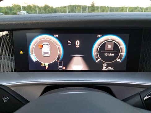 New 2025 Volkswagen Tiguan SE image 18