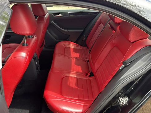 Used 2015 Volkswagen Jetta SEL FWD image 17