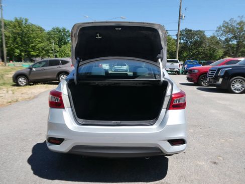 Used 2019 Nissan Sentra SV FWD image 7