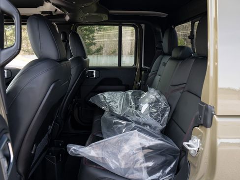 New 2026 Jeep Gladiator Rubicon image 18