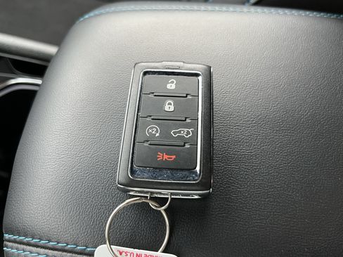 Used 2023 Jeep Grand Cherokee Trailhawk w/ Luxury Tech Group III AWD/4WD image 39