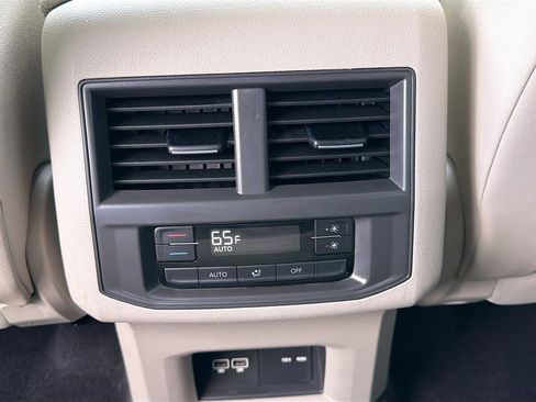 Used 2021 Volkswagen Atlas SE FWD image 19