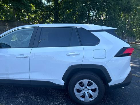 Used 2025 Toyota RAV4 LE AWD/4WD image 3
