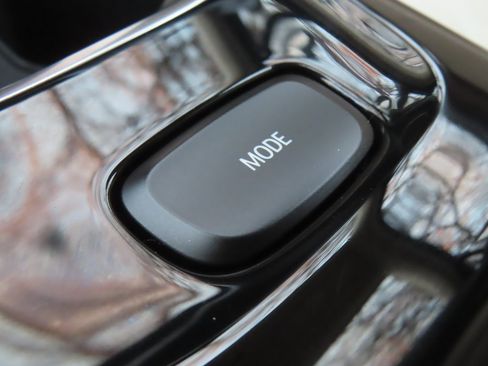 Used 2023 Buick Envision Avenir image 11