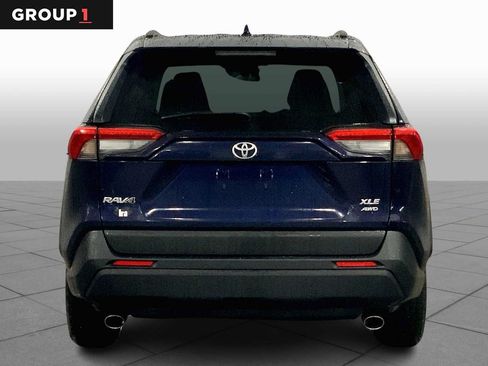 Used 2021 Toyota RAV4 XLE w/ Convenience Package AWD/4WD image 5