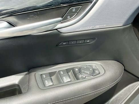 Used 2025 Cadillac XT5 Premium Luxury w/ Technology Package AWD/4WD image 18