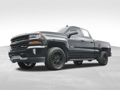 Used 2018 Chevrolet Silverado 1500 LT w/ Texas Edition AWD/4WD image 50