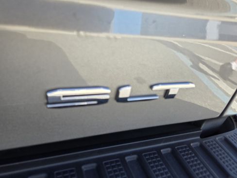 Used 2025 GMC Sierra 1500 SLT AWD/4WD image 17