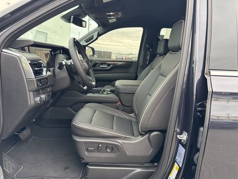 New 2025 GMC Yukon Elevation image 19