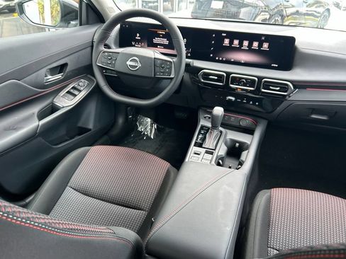New 2026 Nissan Sentra SR w/ Floor Mat Package FWD image 10