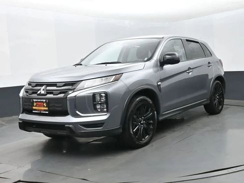 Used 2025 Mitsubishi Outlander Sport LE AWD/4WD image 1