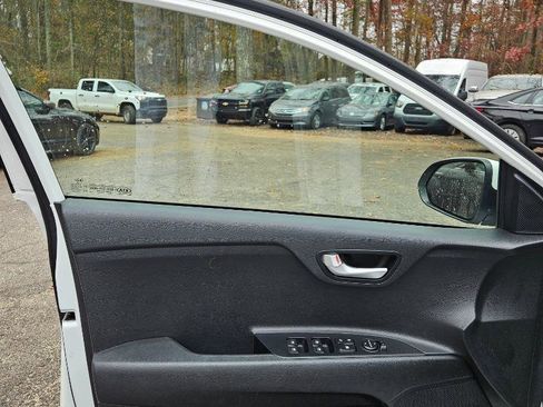 Used 2021 Kia Rio LX image 14
