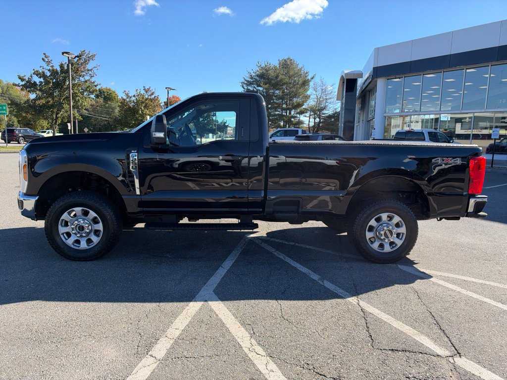 Used 2024 Ford F250 XLT AWD/4WD image 2