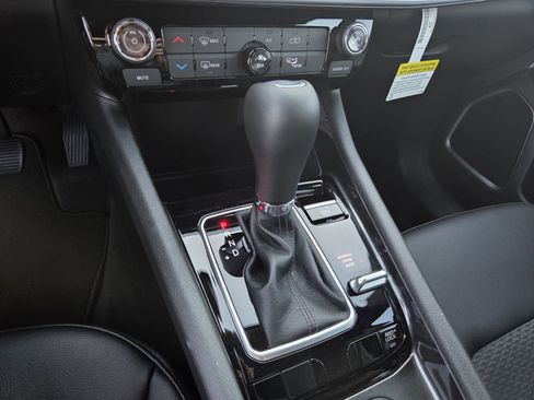 New 2026 Jeep Compass Latitude image 8