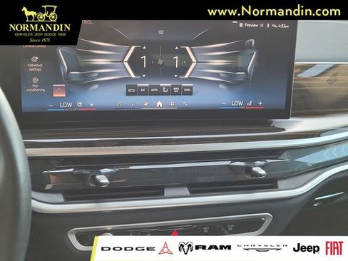 Used 2025 BMW X7 xDrive40i AWD/4WD image 11
