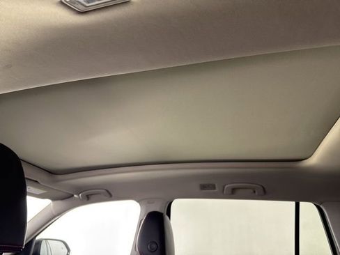 Used 2024 Volkswagen Atlas Peak Edition SE image 24