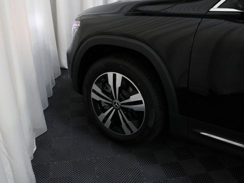 New 2025 Mercedes-Benz GLB 250 4MATIC image 9