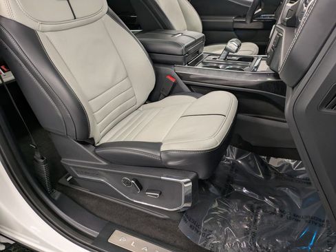 Used 2025 Ford F150 Lightning Platinum image 28