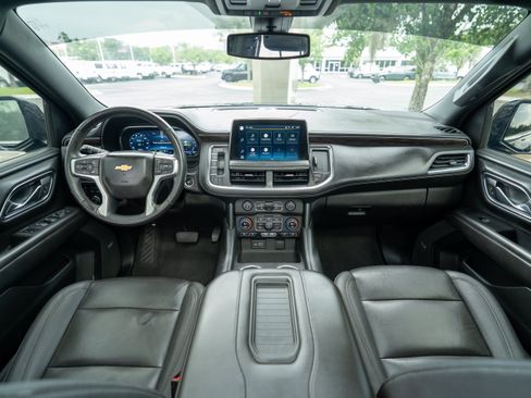 Used 2022 Chevrolet Tahoe LT w/ Luxury Package AWD/4WD image 15